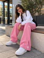 Y2K Wide-Leg Sweatpants – Streetwear met Ritsdetails.     ⚡ LIMITED DROP – DON’T MISS OUT